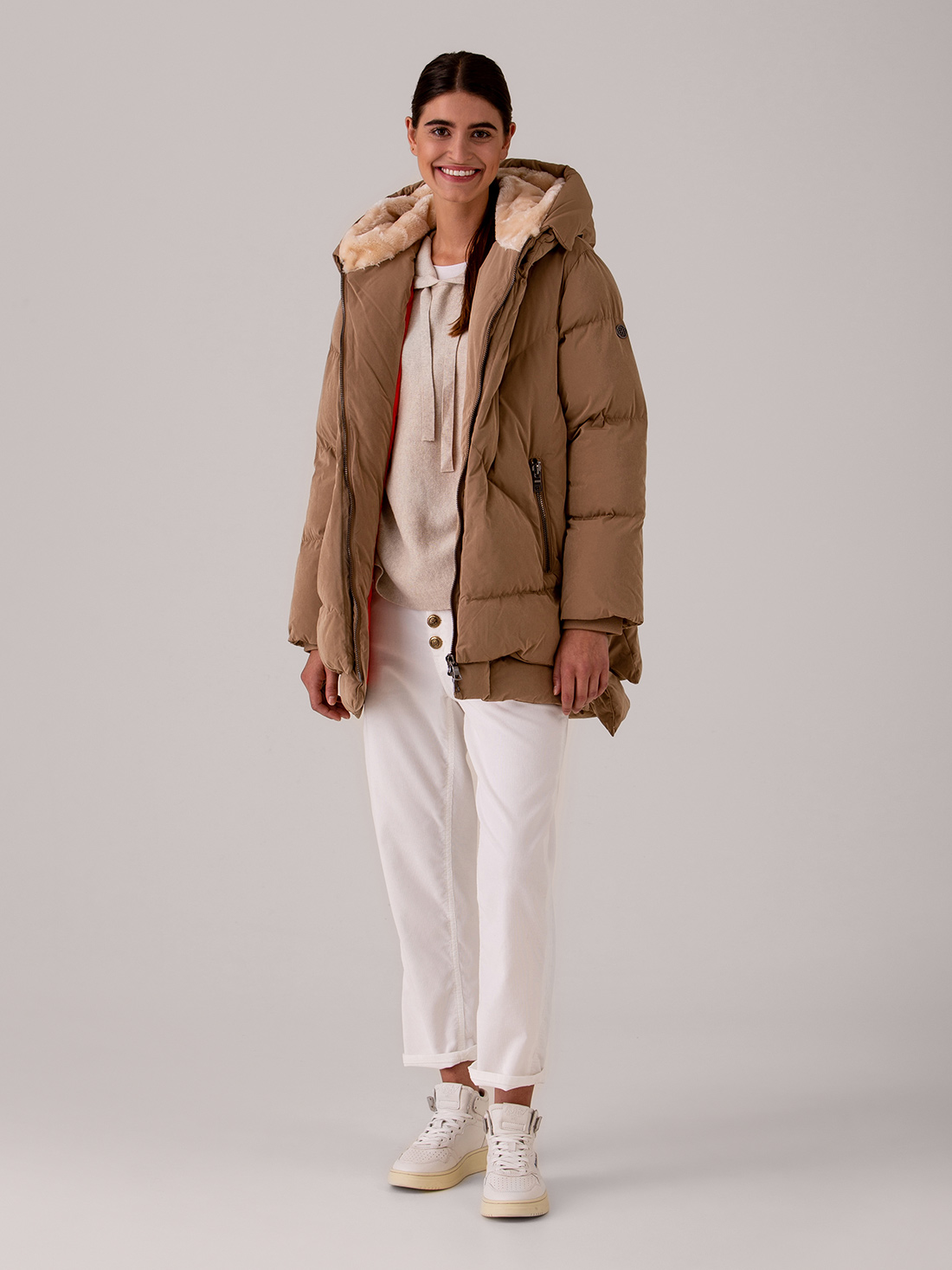 Detailansicht von Steppmantel von BLONDE NO. 8