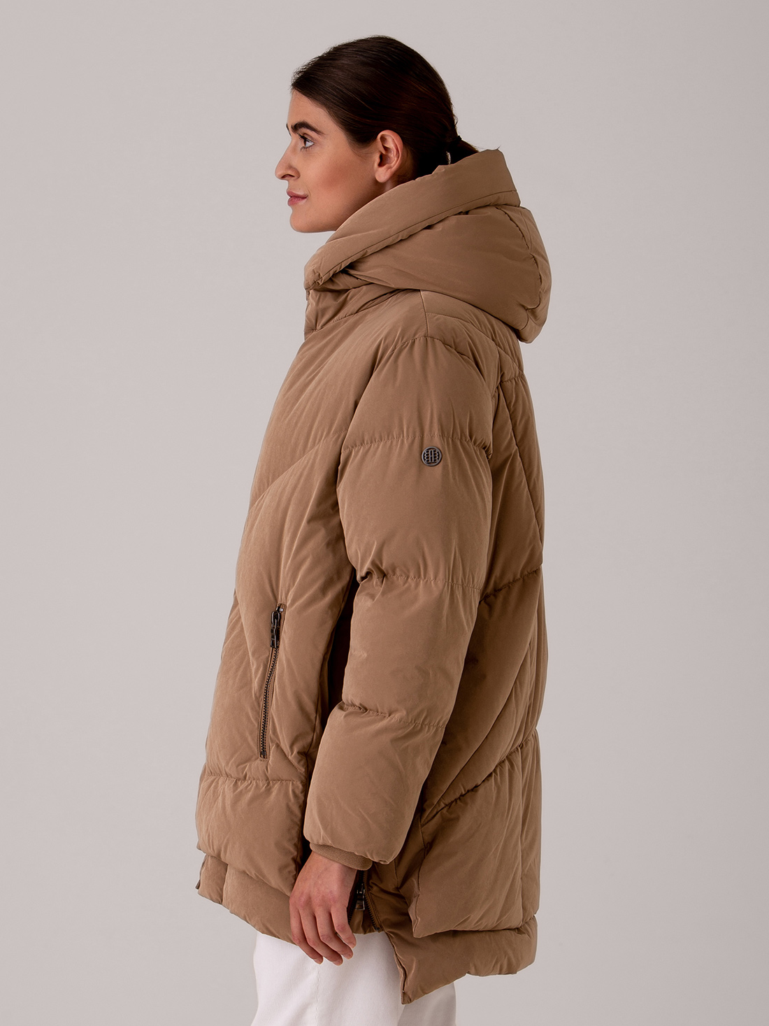 Detailansicht von Steppmantel von BLONDE NO. 8