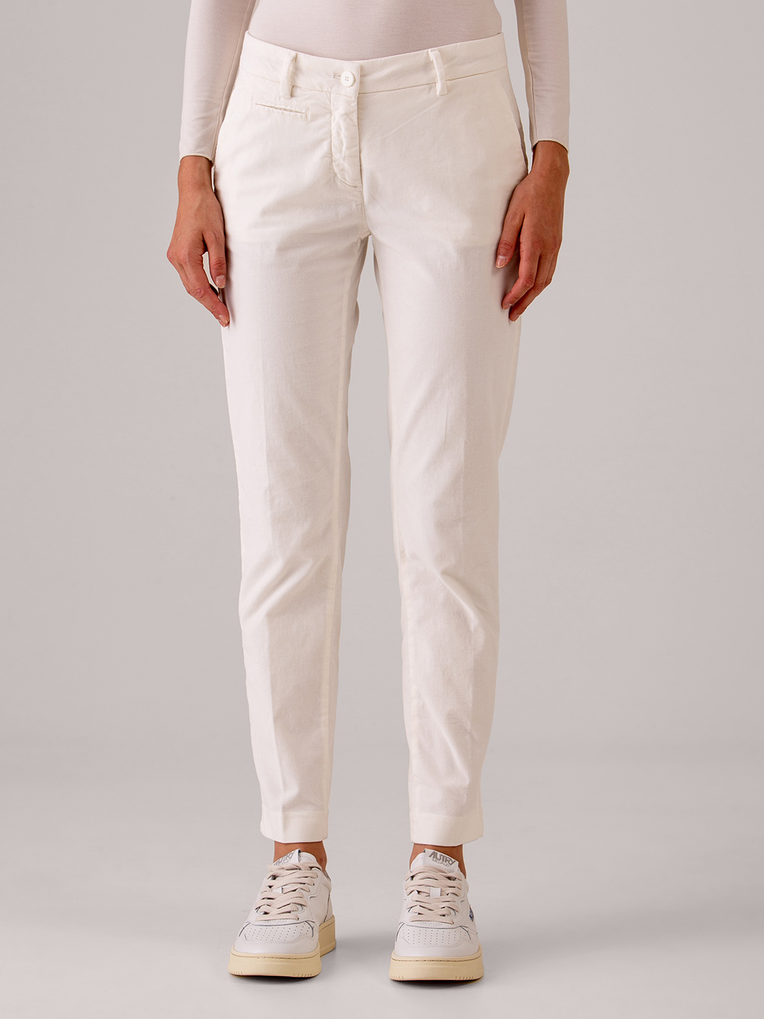 Detailansicht von Chinohose aus Samt von MASON’S