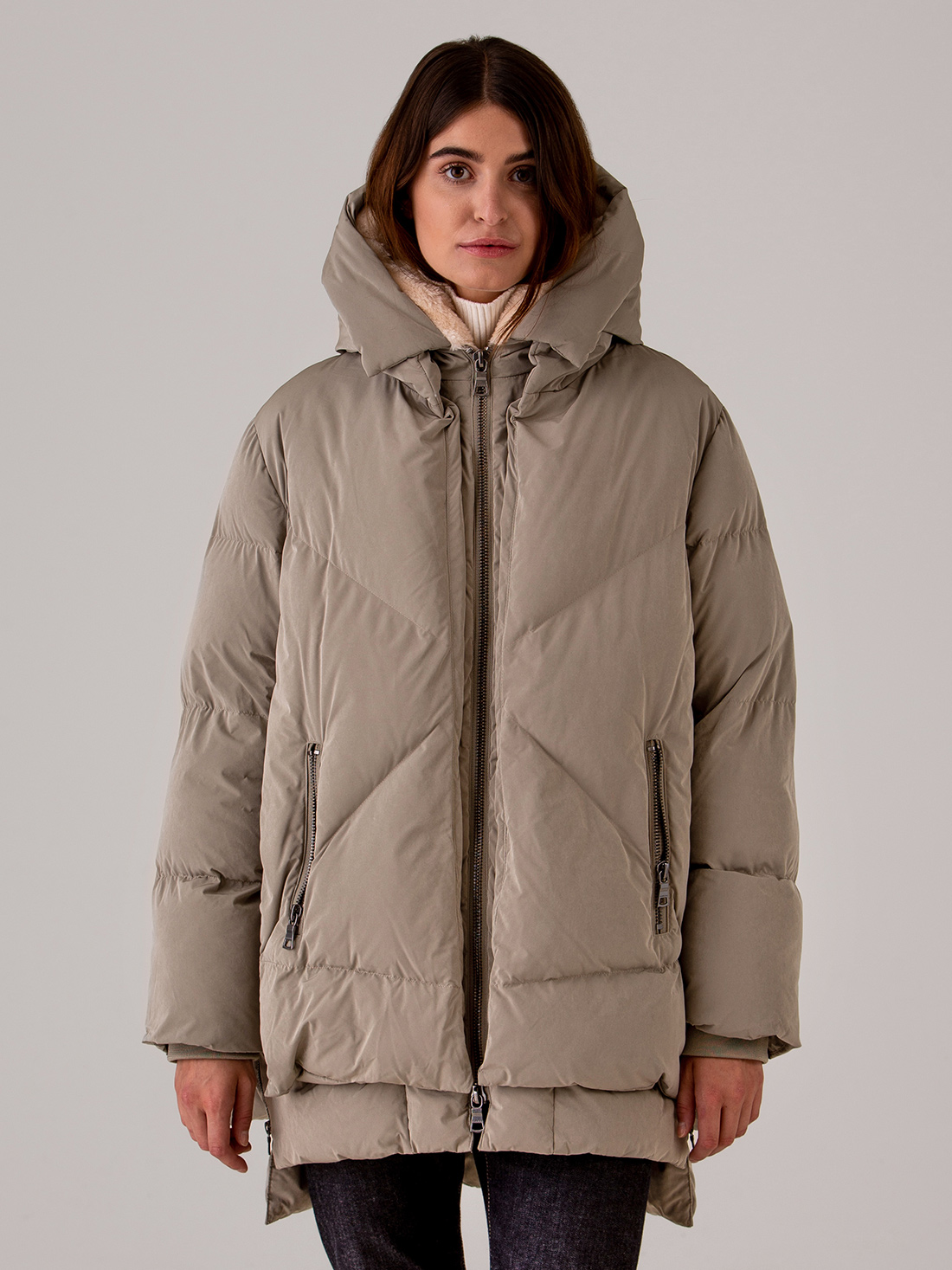 Detailansicht von Steppmantel von BLONDE NO. 8