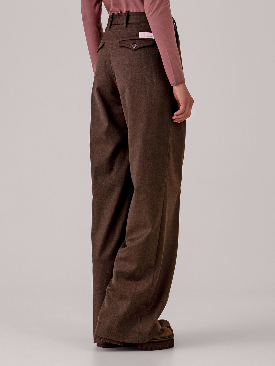 Detailansicht von Weite Hose mit Bundfalte von NINE IN THE MORNING