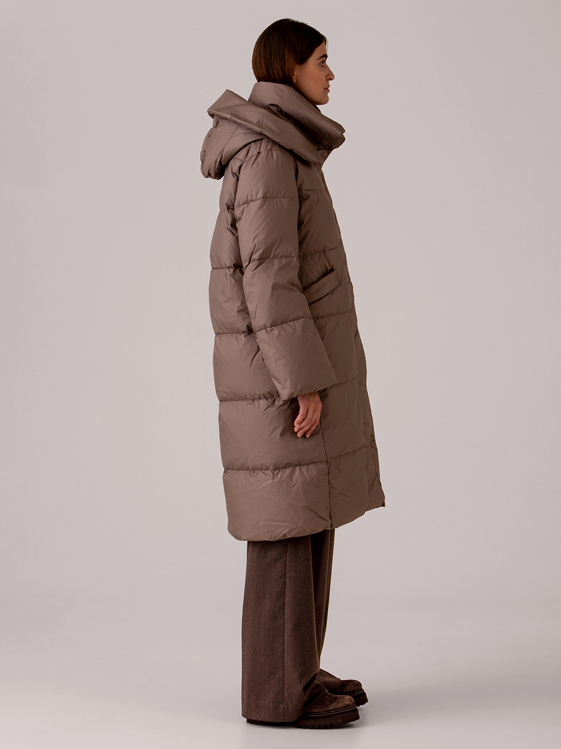 Detailansicht von Daunenmantel von LIS LAREIDA