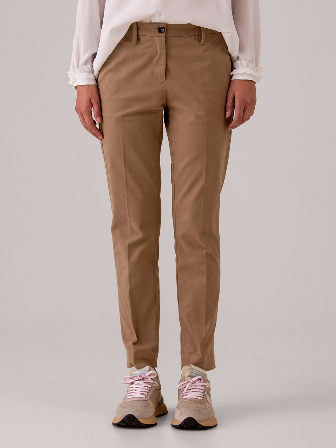 Detailansicht von Chinohose aus Baumwolle von NINE IN THE MORNING