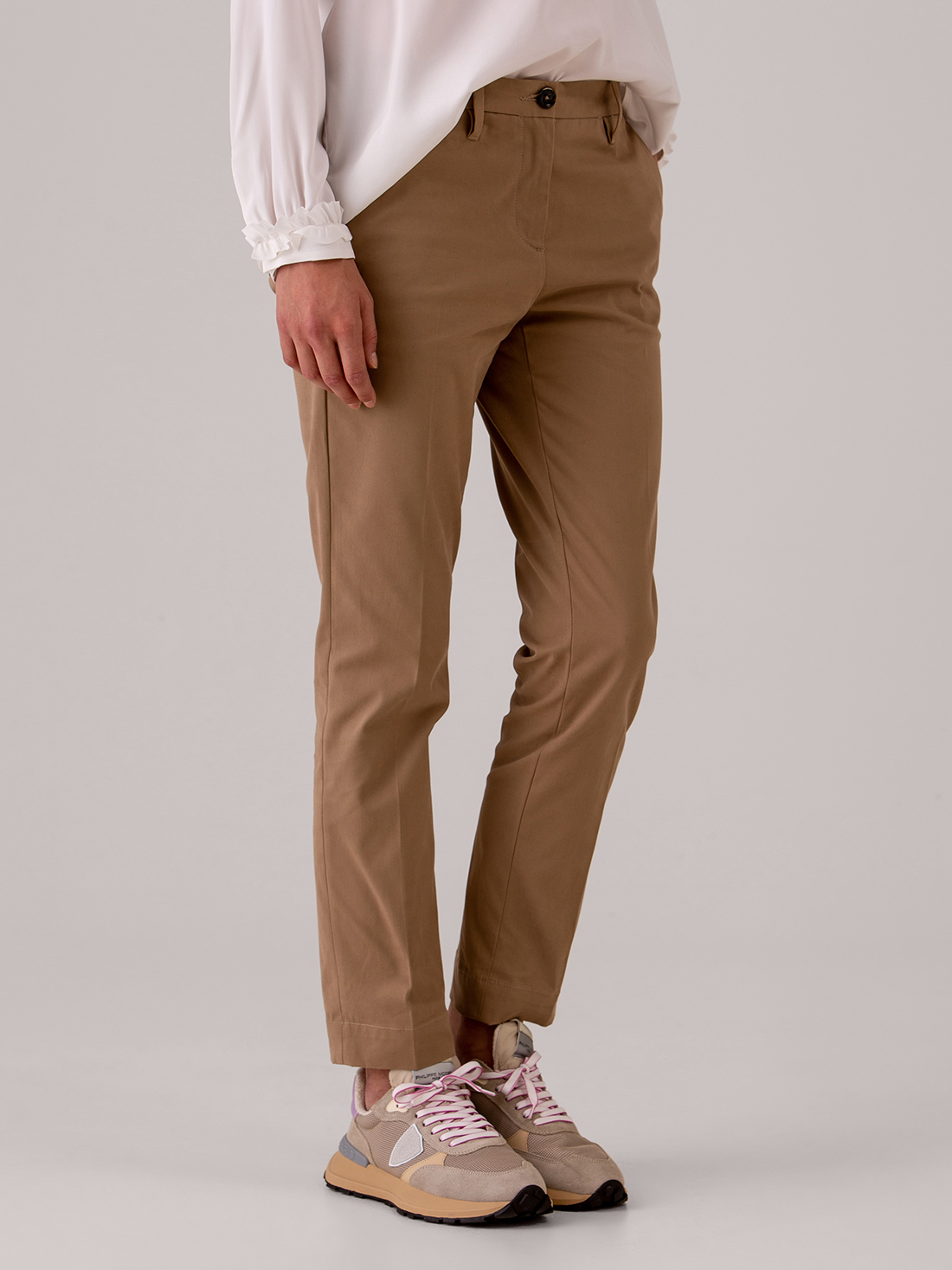 Detailansicht von Chinohose aus Baumwolle von NINE IN THE MORNING