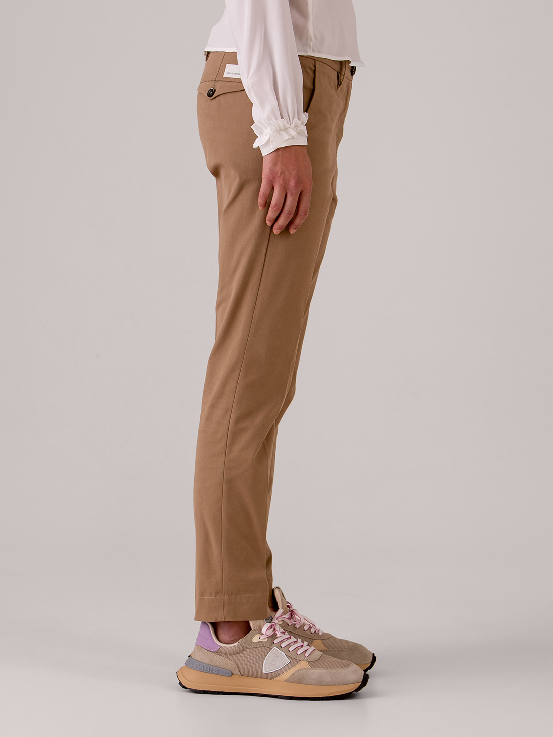 Detailansicht von Chinohose aus Baumwolle von NINE IN THE MORNING