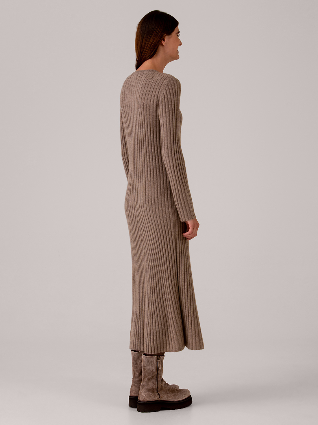 Detailansicht von Maxi-Strickkleid aus Cashmere von LISA YANG