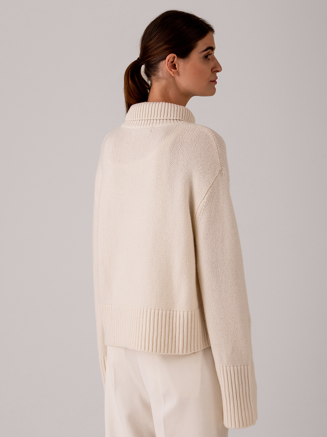Detailansicht von Turtleneck Pullover aus Cashmere von LISA YANG