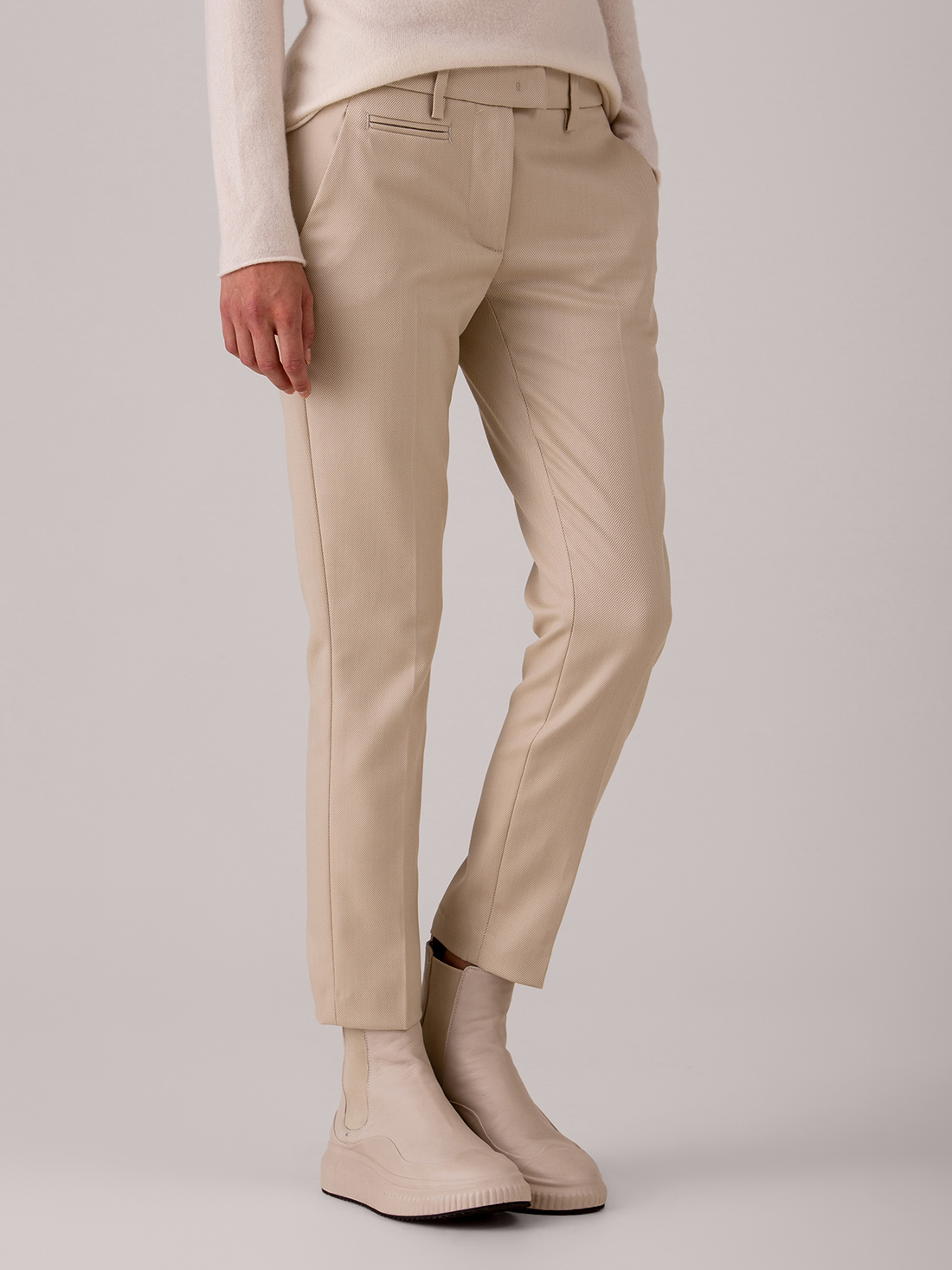Detailansicht von Chinohose aus Schurwolle von DONDUP