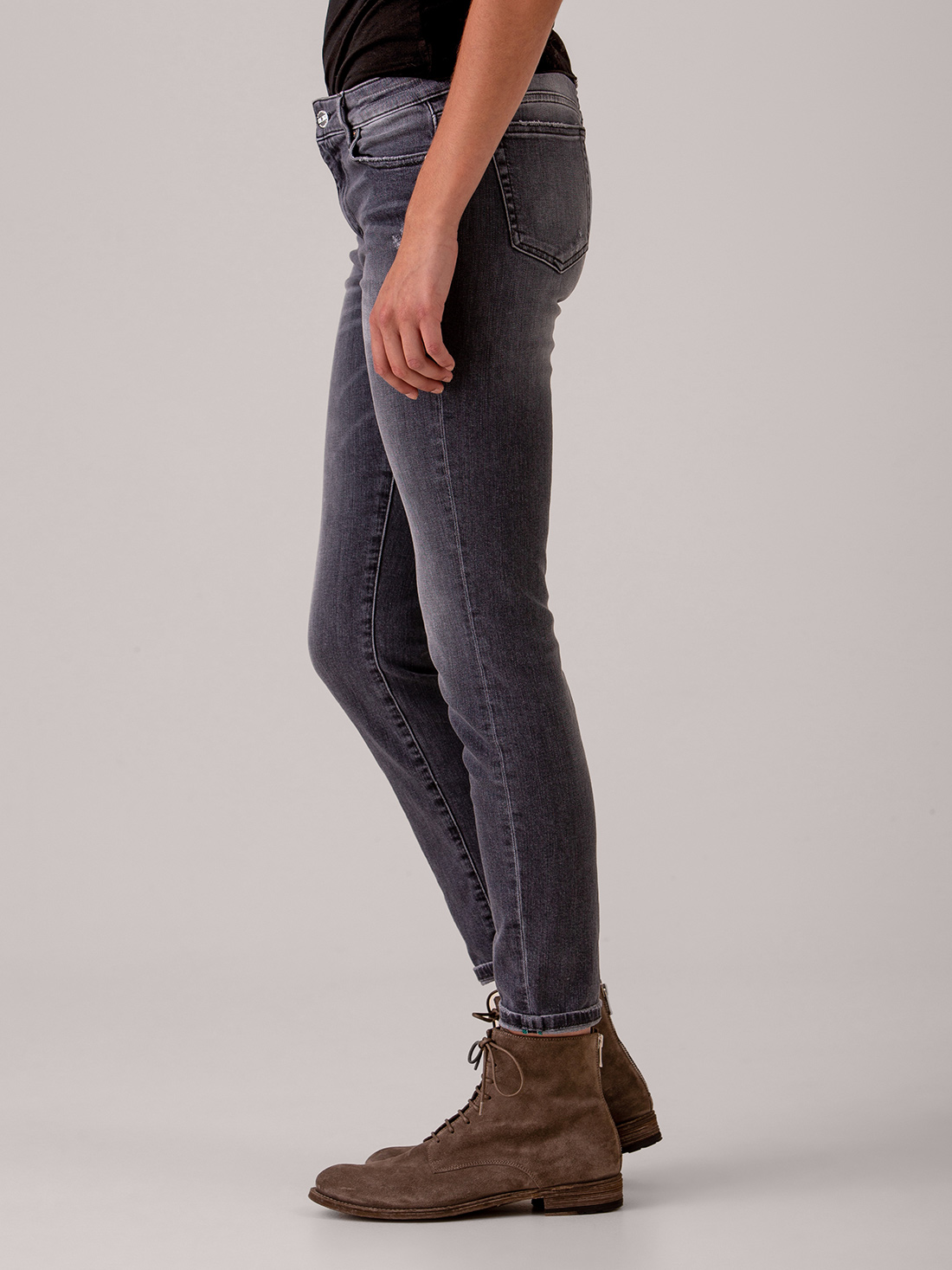 Detailansicht von Skinny Fit Jeans von THE NIM