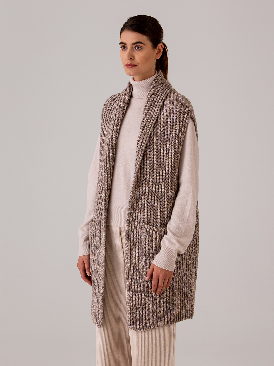 Detailansicht von Strickweste von ARMEDANGELS