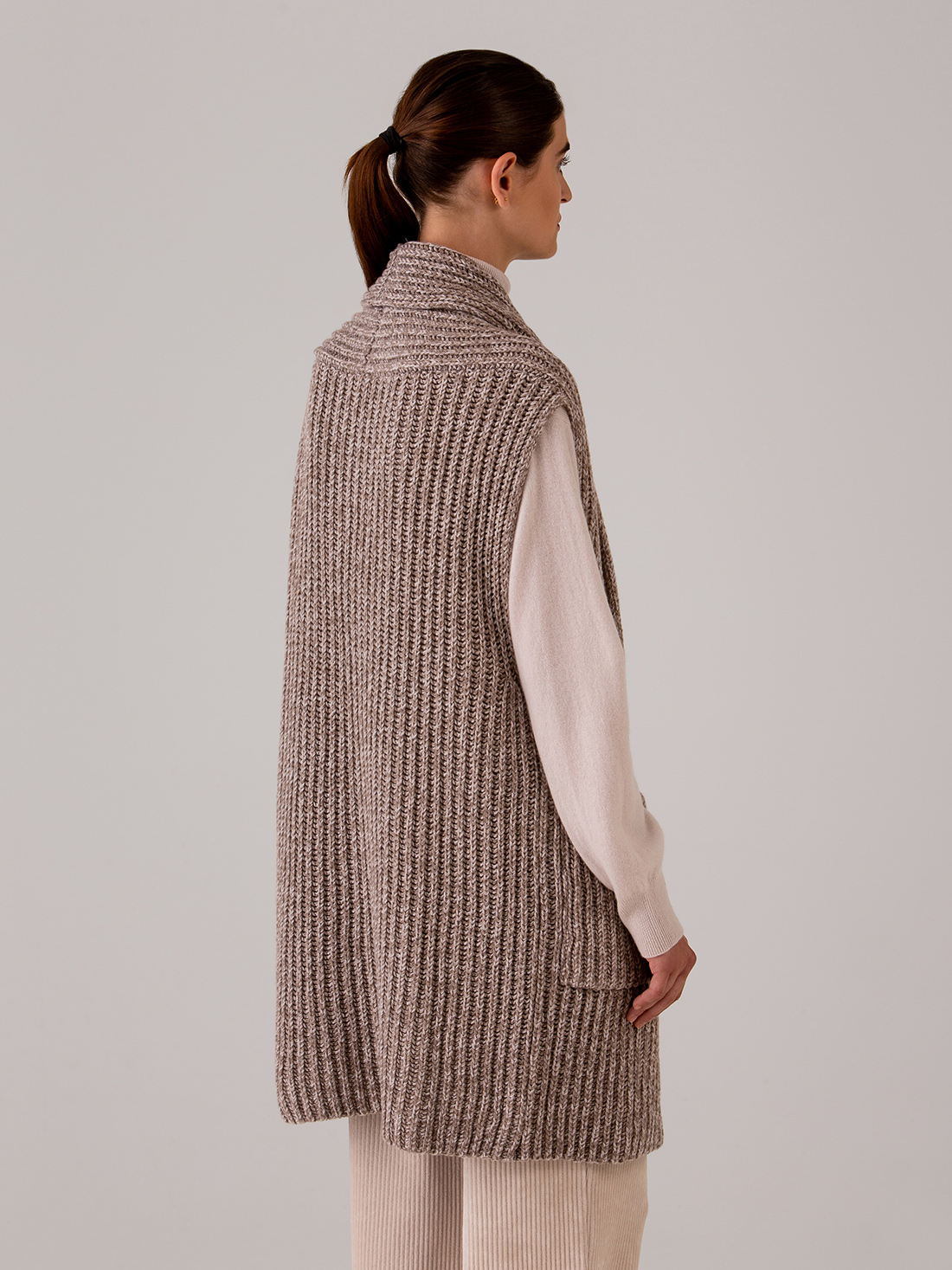 Detailansicht von Strickweste von ARMEDANGELS