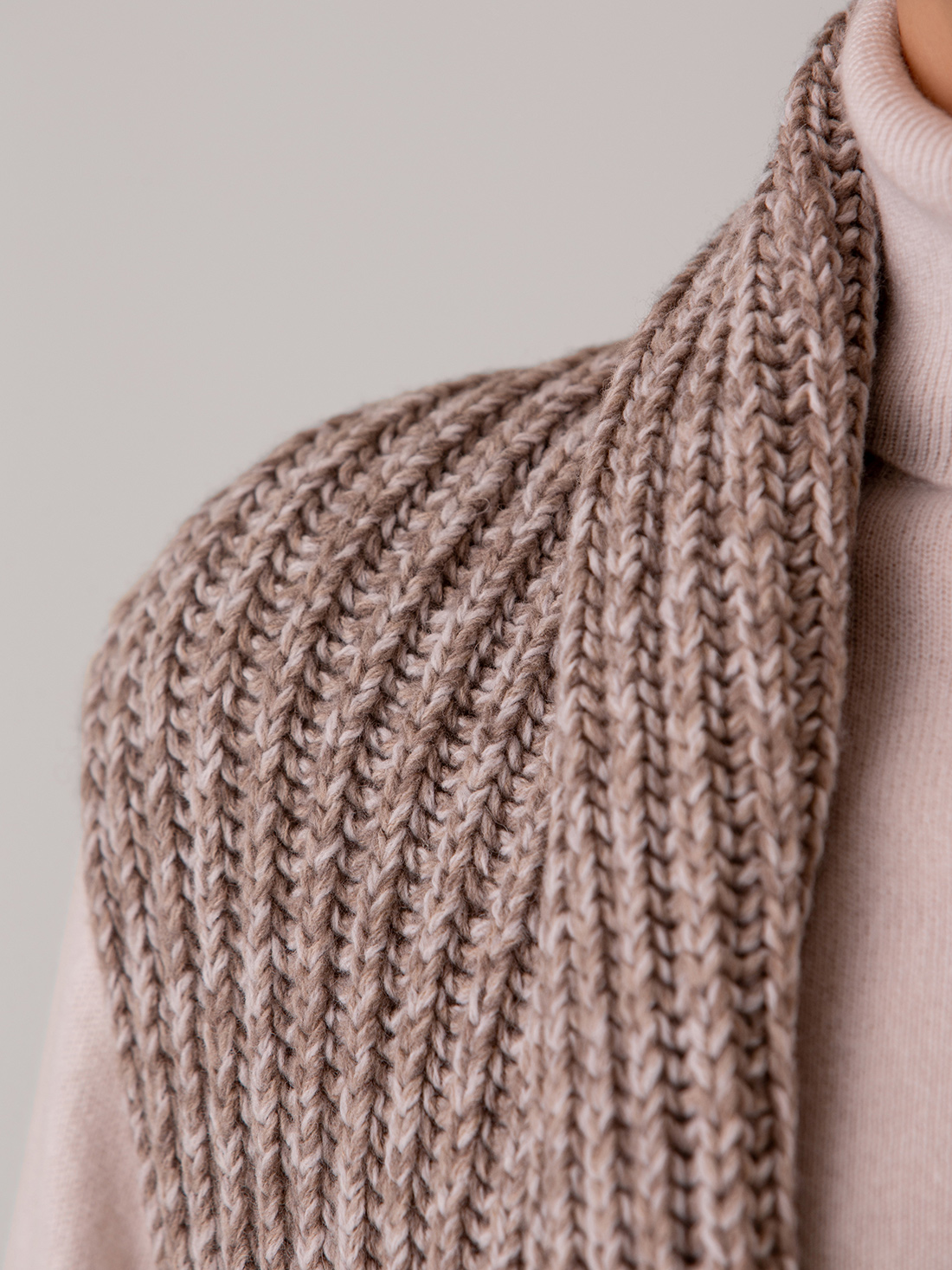 Detailansicht von Strickweste von ARMEDANGELS