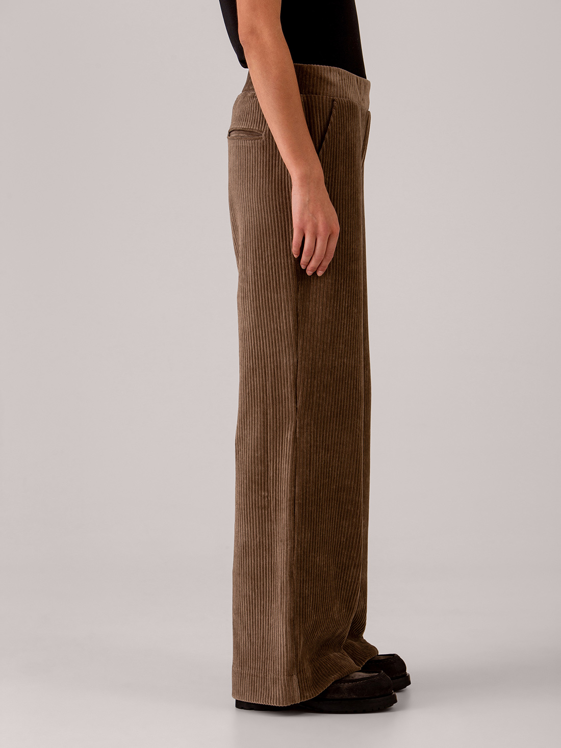 Detailansicht von Weite Hose aus Cord von DANIELS