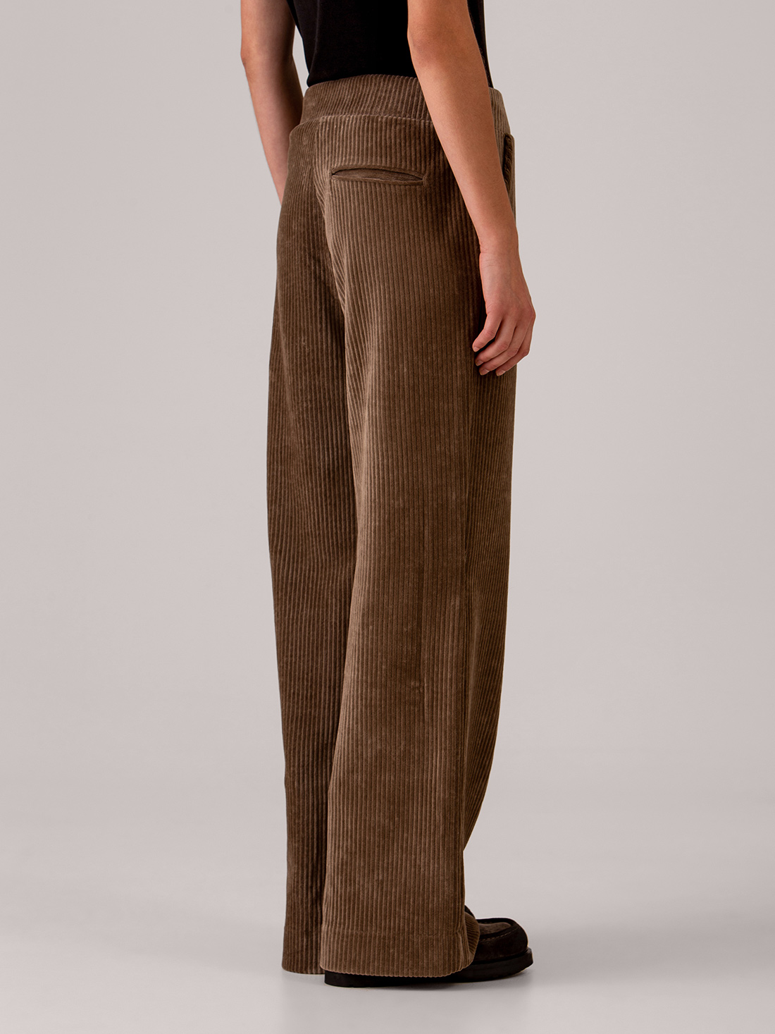 Detailansicht von Weite Hose aus Cord von DANIELS