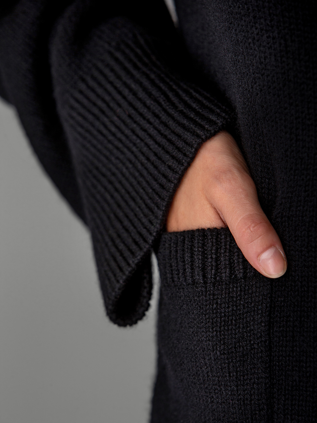 Detailansicht von Strickjacke aus Cashmere von LISA YANG