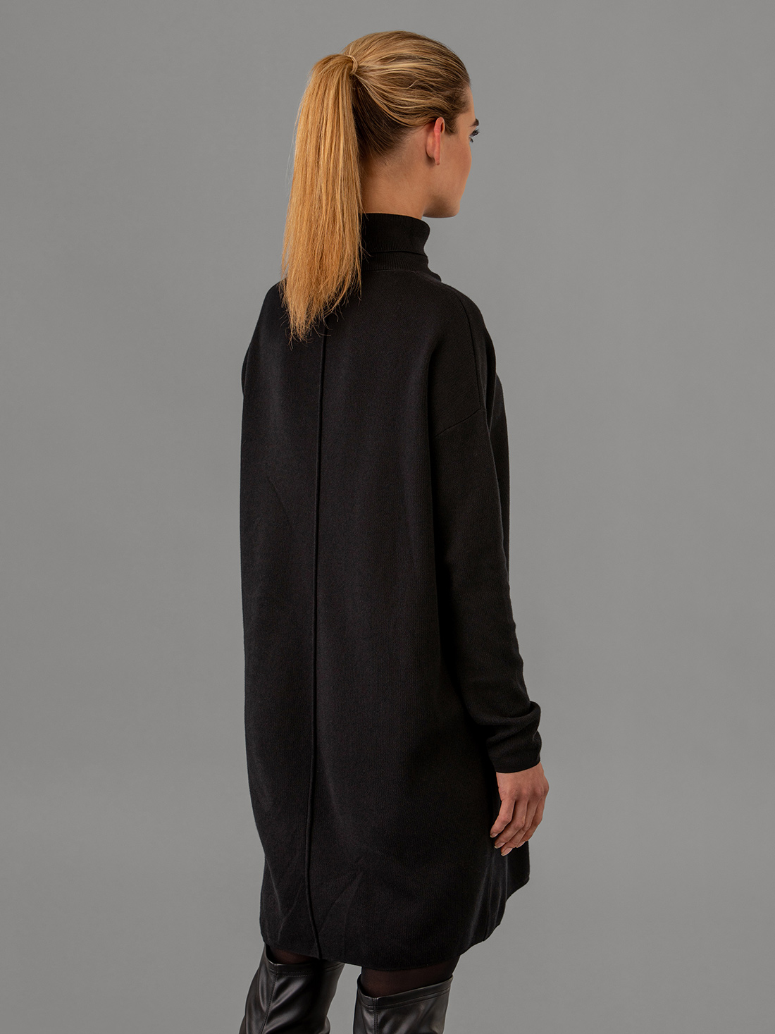 Detailansicht von Kurzes Strickkleid aus Baumwolle von ARMEDANGELS