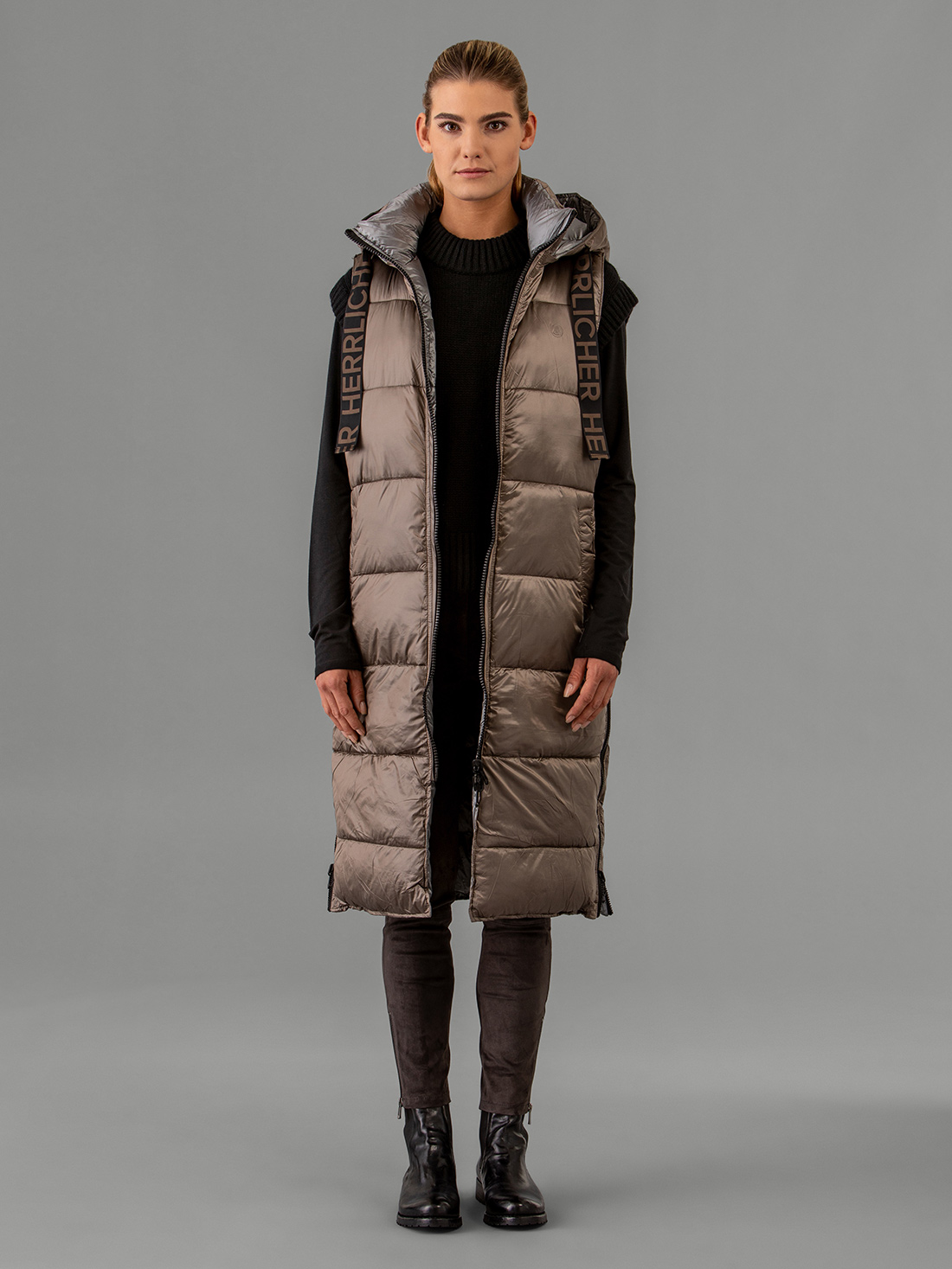 Detailansicht von Lange Wendeweste von HERRLICHER