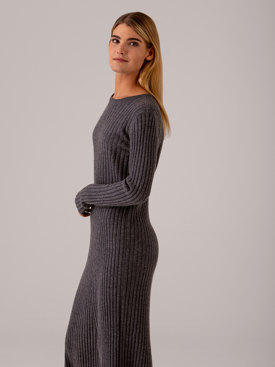 Detailansicht von Maxi-Strickkleid aus Cashmere von LISA YANG
