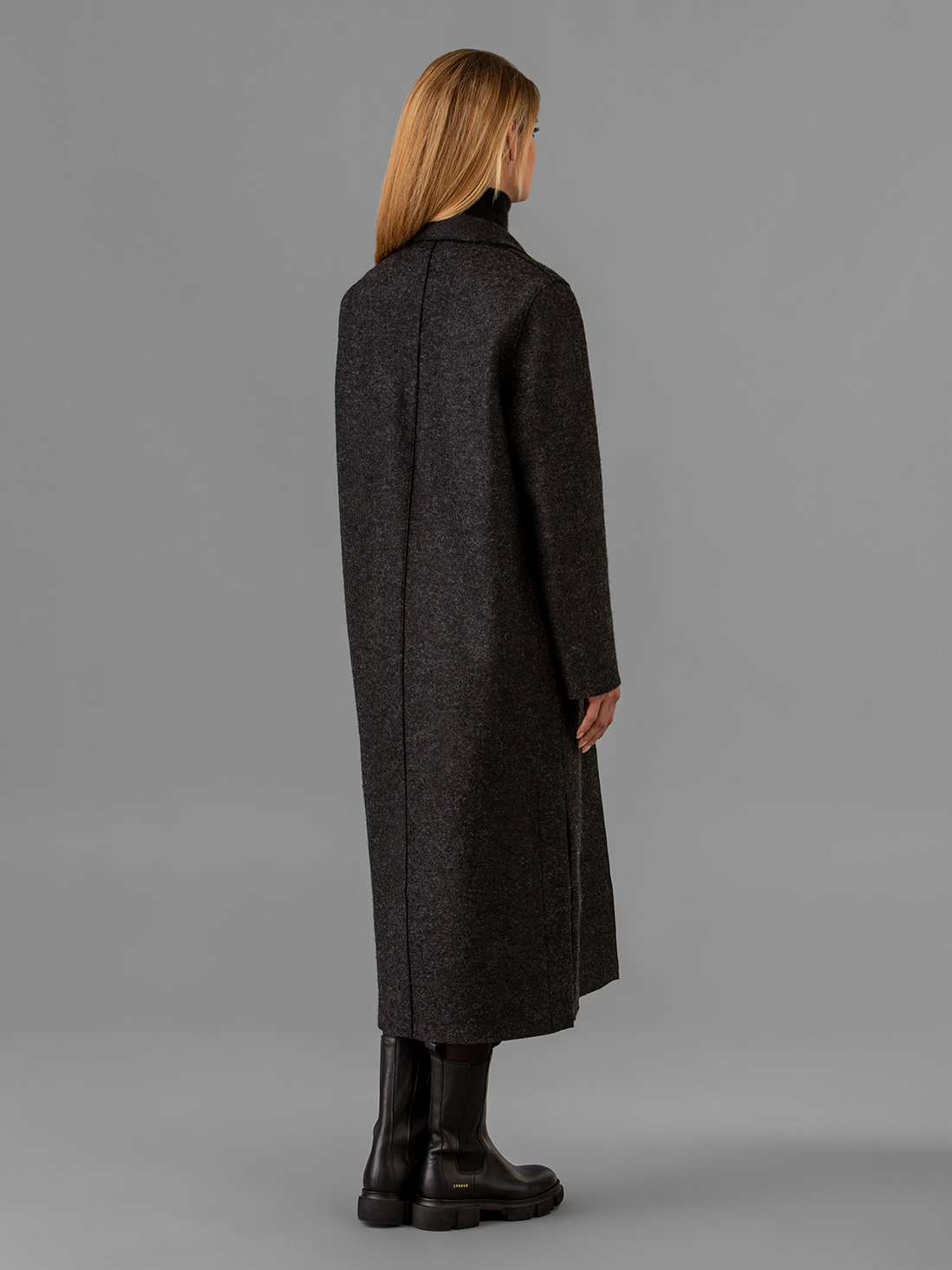 Detailansicht von Langer Mantel von HARRIS WHARF LONDON