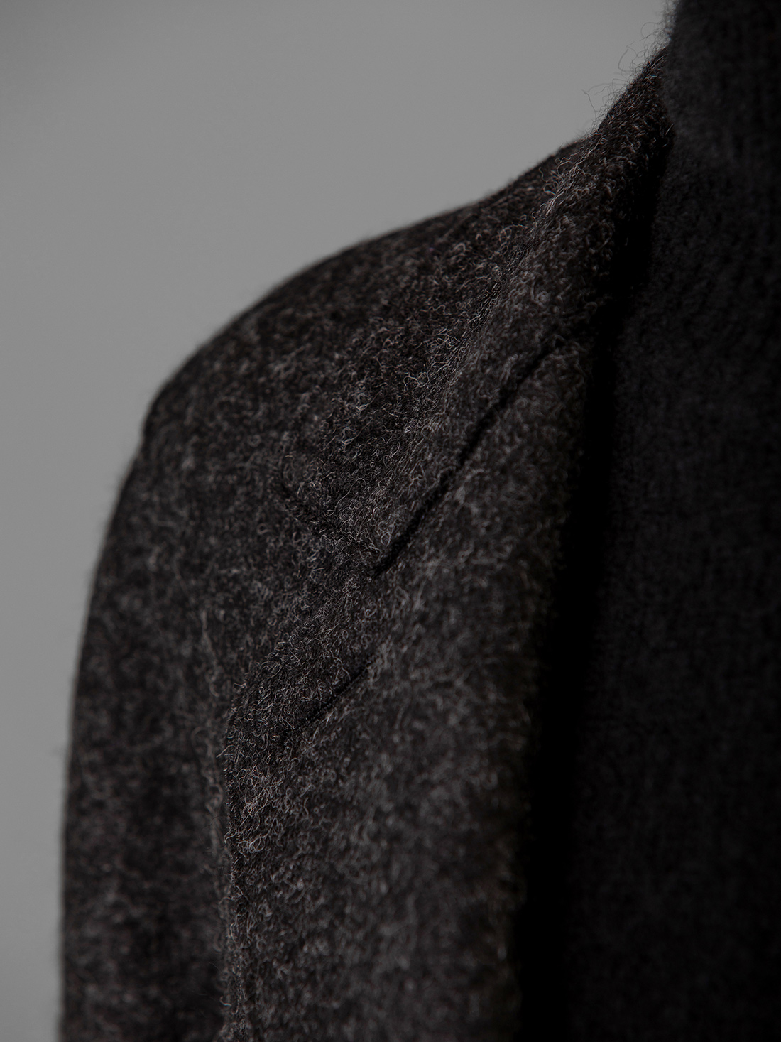 Detailansicht von Langer Mantel von HARRIS WHARF LONDON