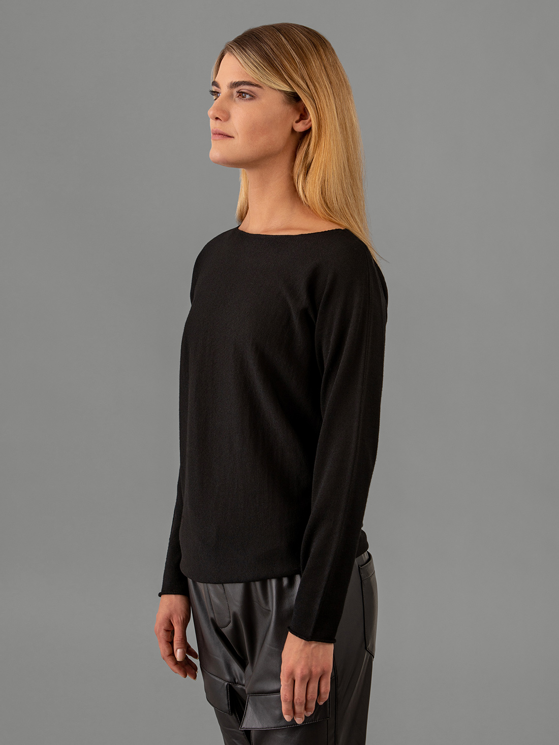 Detailansicht von Leichter Pullover aus Merinowolle von BELLAMY