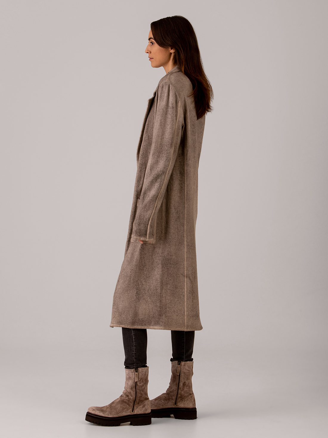 Detailansicht von Langer Strickmantel von AVANT TOI