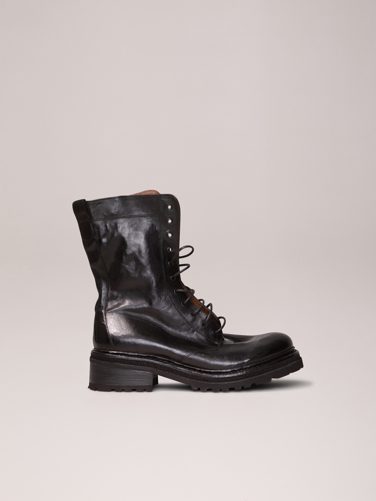 Detailansicht von Lederstiefel von CORDWAINER