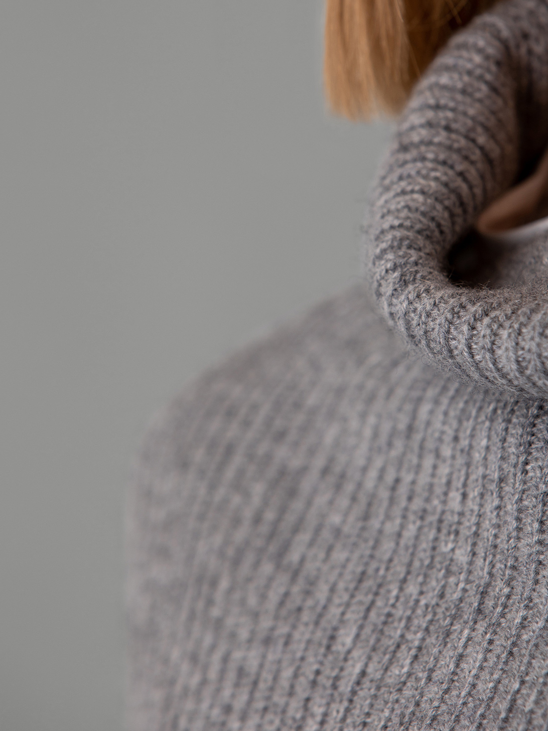 Detailansicht von Rollkragenpullover aus Cashmere von LISA YANG