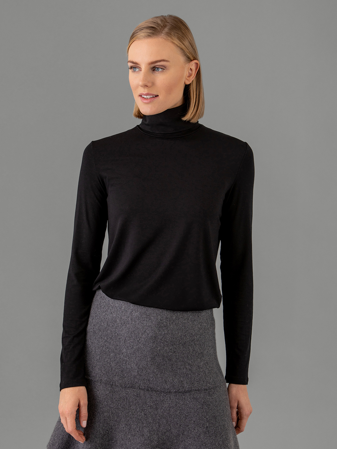 Detailansicht von Rollkragenshirt von UNIVERSEL