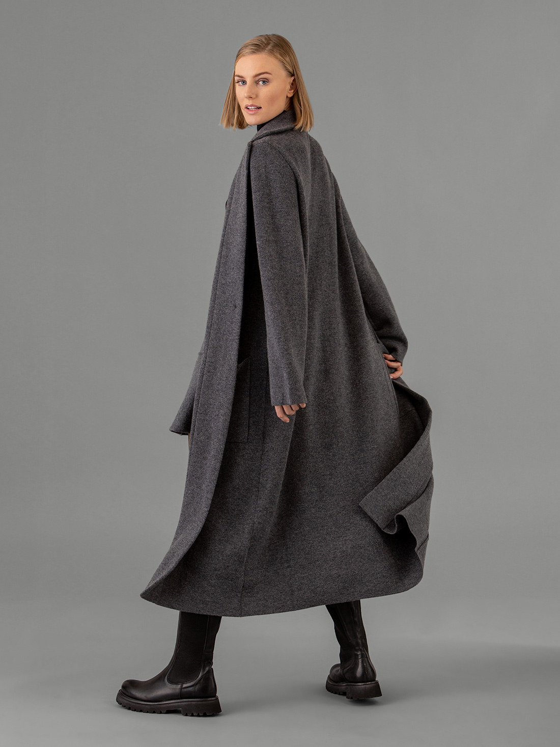 Detailansicht von Mantel aus Cashmere von LISA YANG