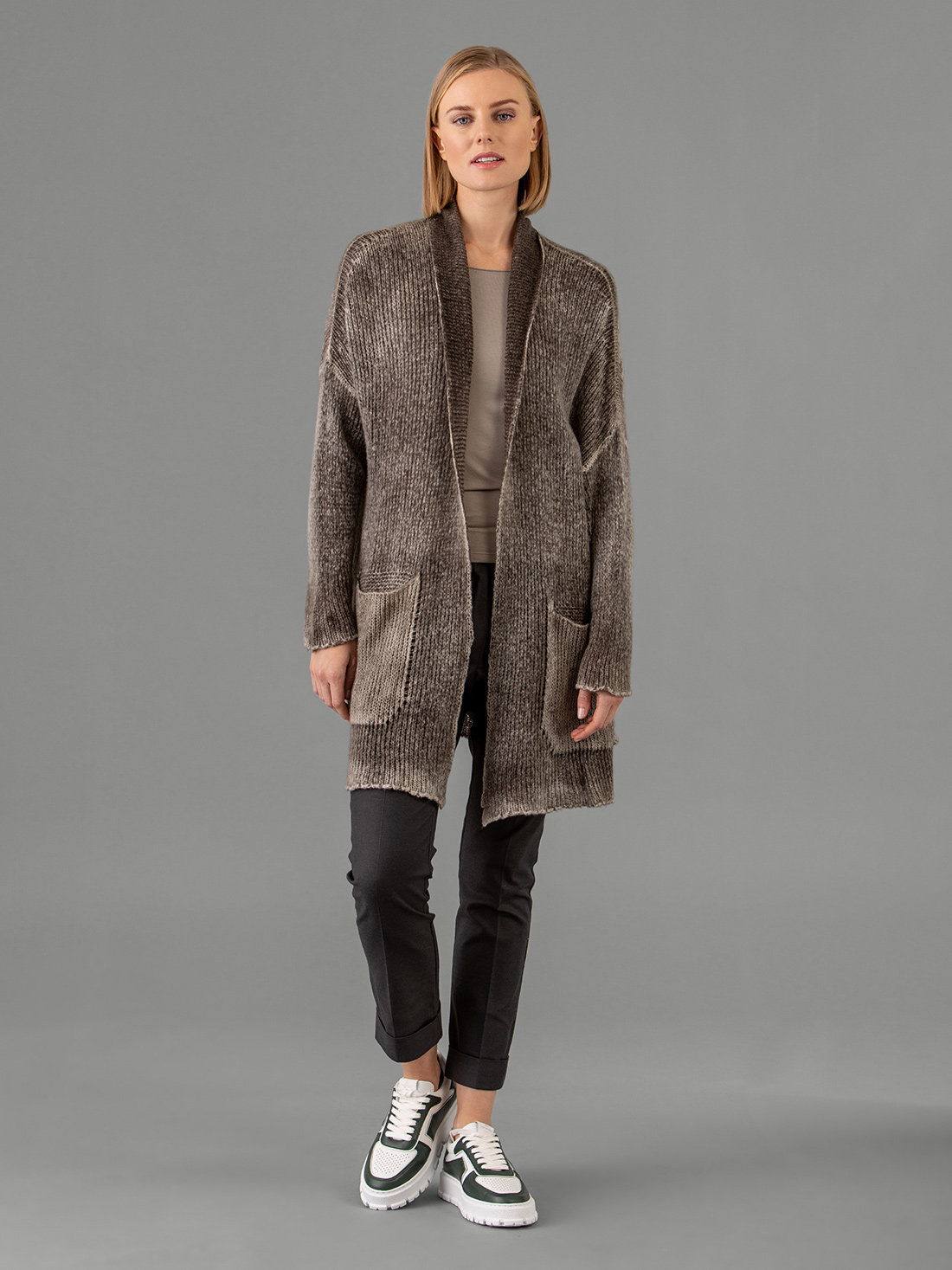 Detailansicht von Cardigan aus Cashmere von AVANT TOI