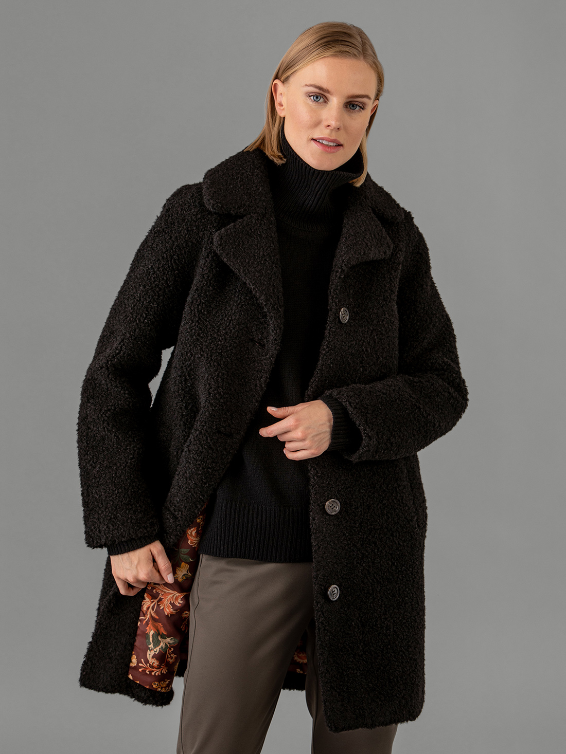 Detailansicht von Teddy-Mantel von OAKWOOD