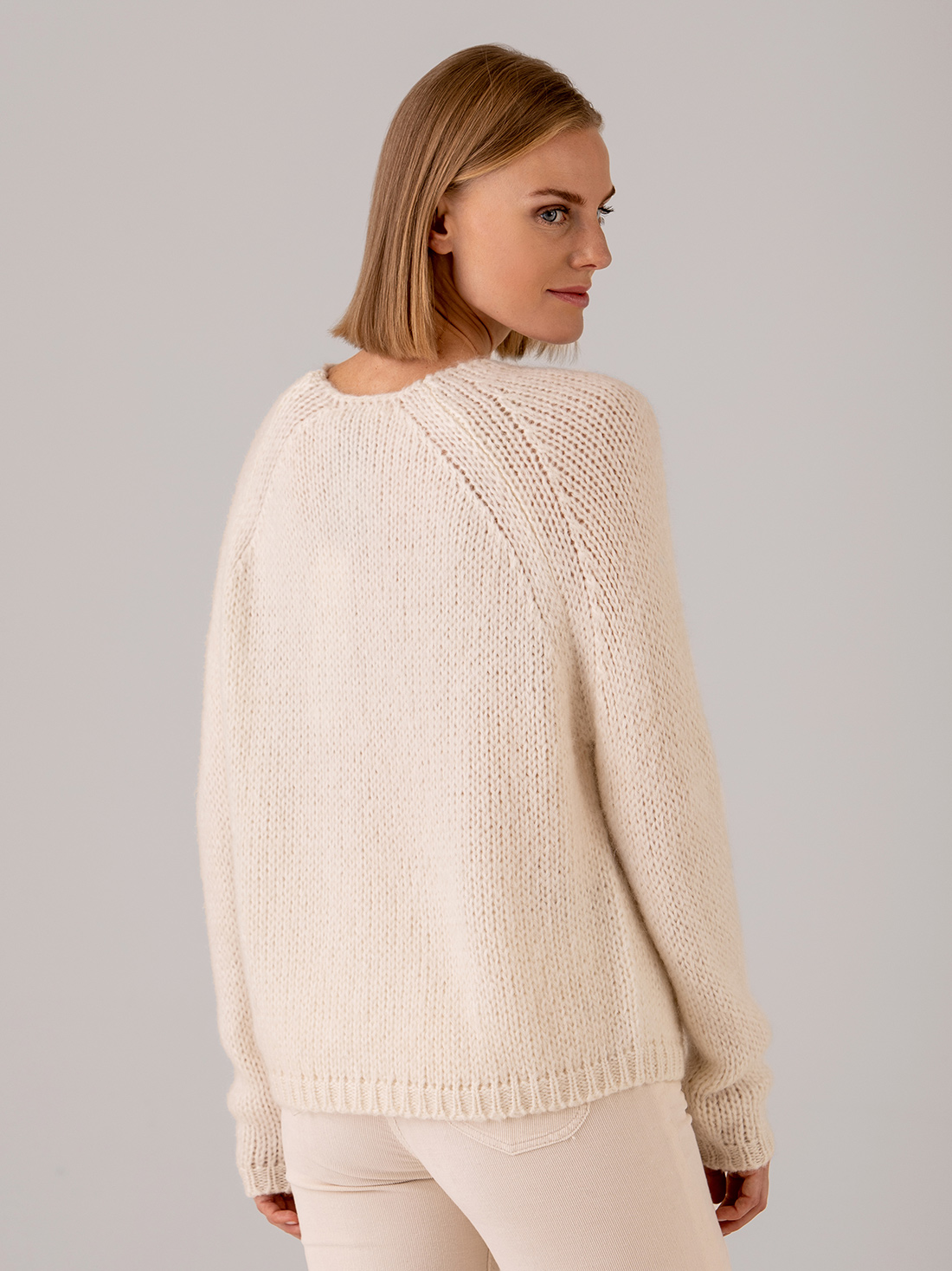 Detailansicht von Pullover von SIBIN LINNEBJERG