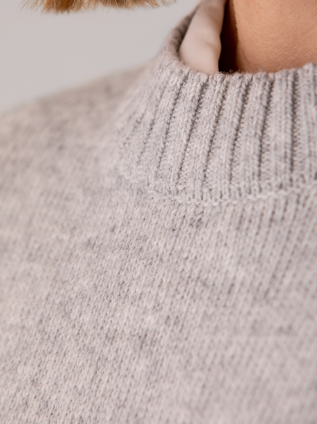 Detailansicht von Pullunder aus Wolle von ARMEDANGELS