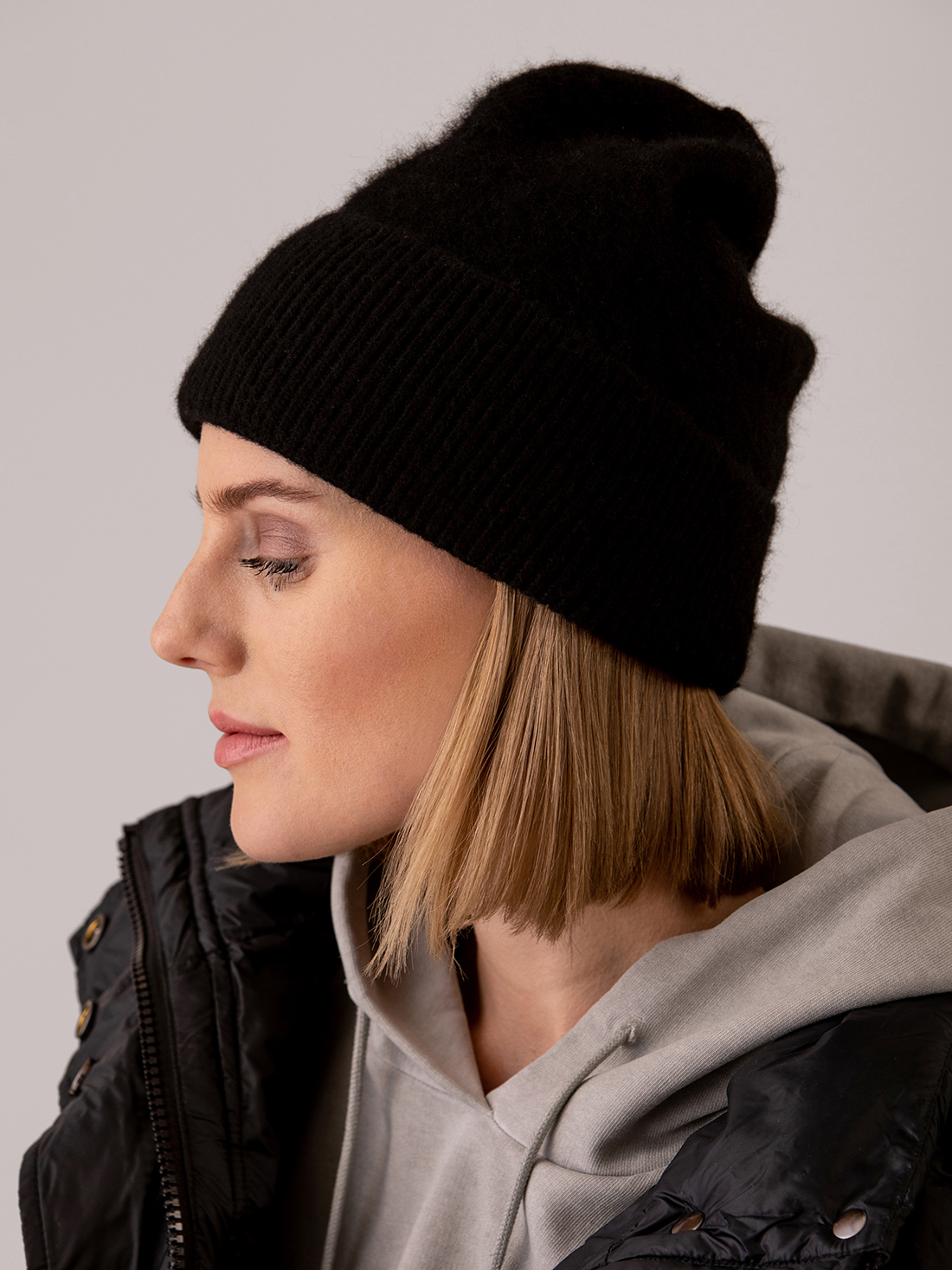 Detailansicht von Mütze aus Merinowolle von AVANT TOI