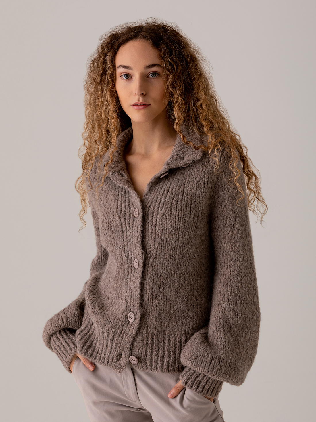 Detailansicht von Strickjacke von BELLAMY