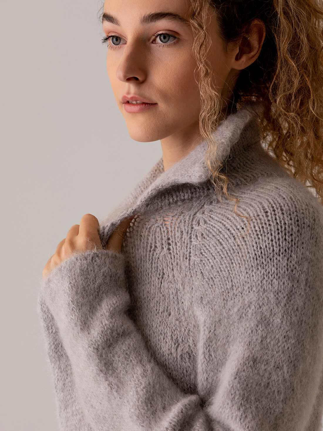 Detailansicht von Lange Strickjacke von BELLAMY