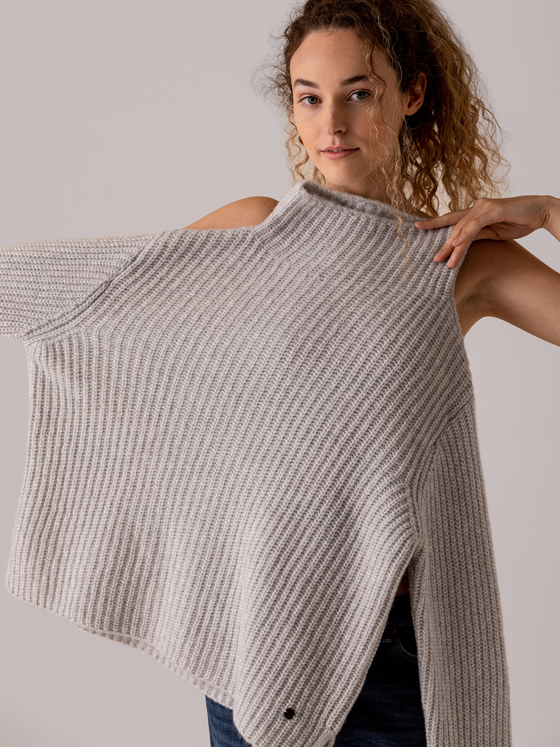 Detailansicht von Turtleneck Pullover von BETTER RICH