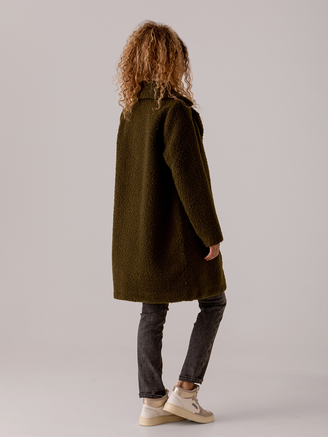 Detailansicht von Teddy-Mantel von OAKWOOD