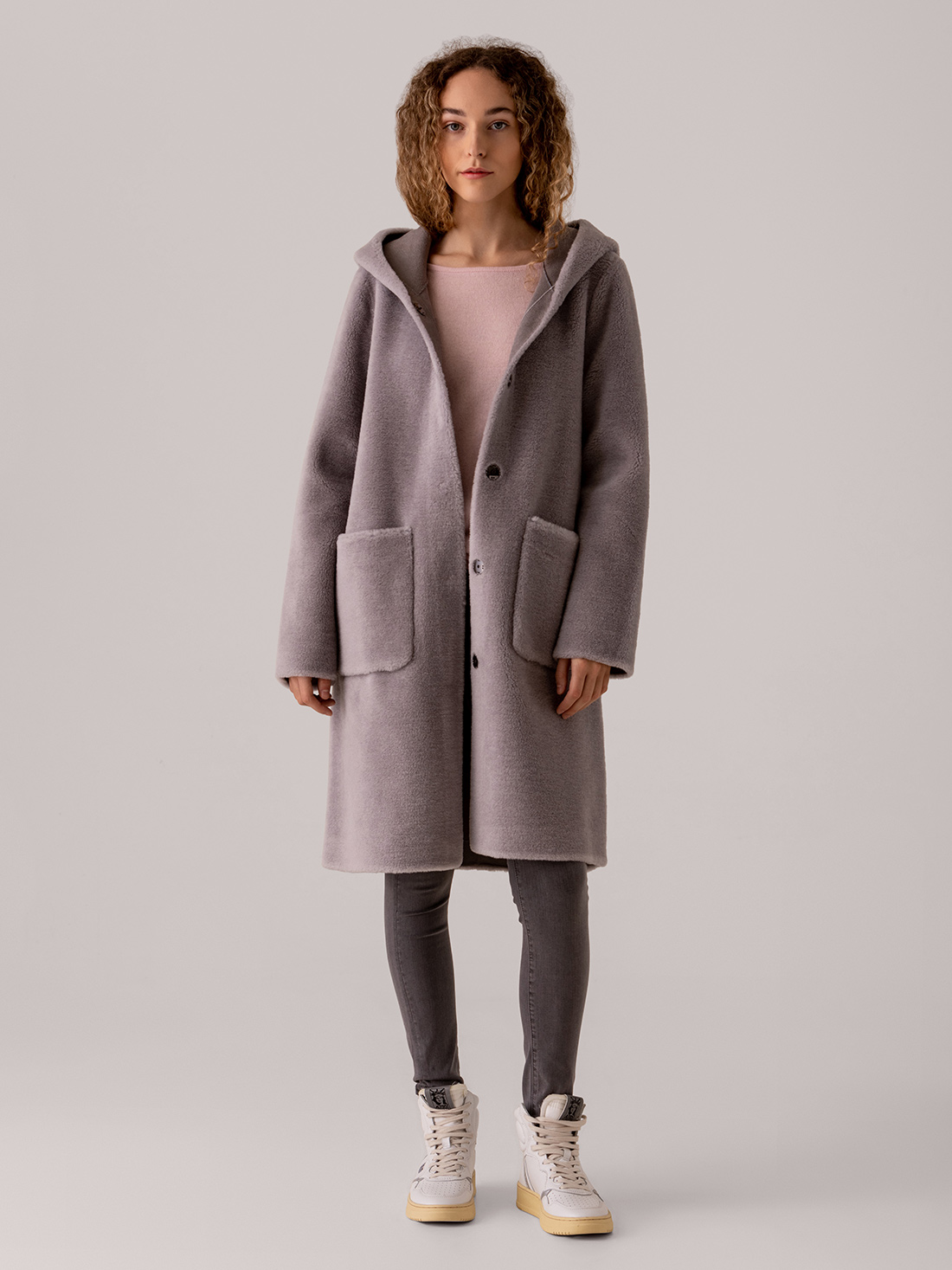 Detailansicht von Wendbarer Kunstfell-Mantel von OAKWOOD