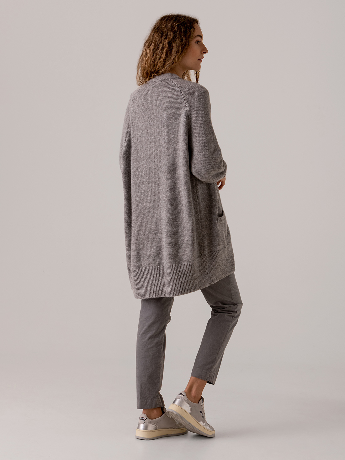 Detailansicht von Langer Cardigan von SIBIN LINNEBJERG