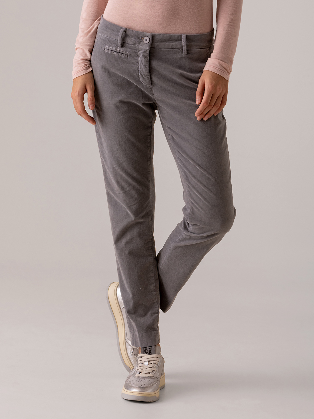 Detailansicht von Chinohose aus Samt von MASON’S