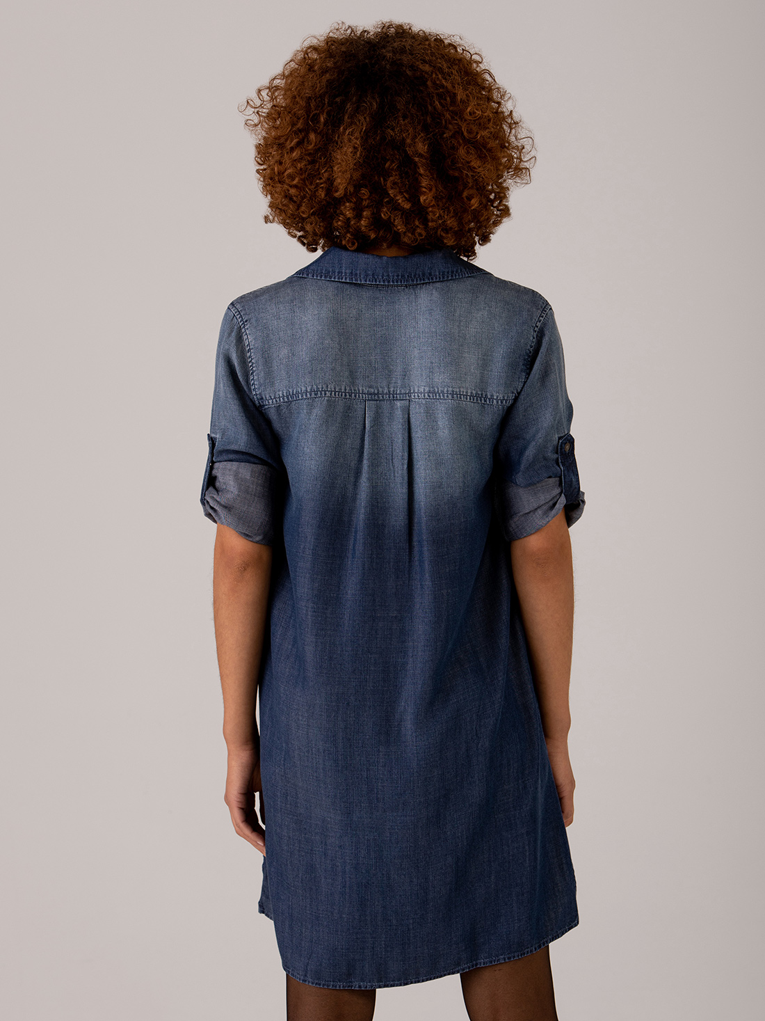 Detailansicht von Kurzes Hemdblusenkleid von BELLA DAHL