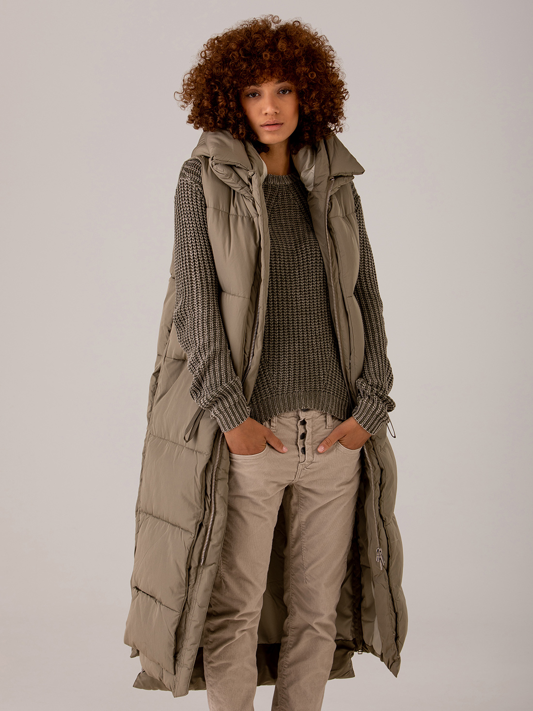 Detailansicht von Lange Steppweste von EMBASSY