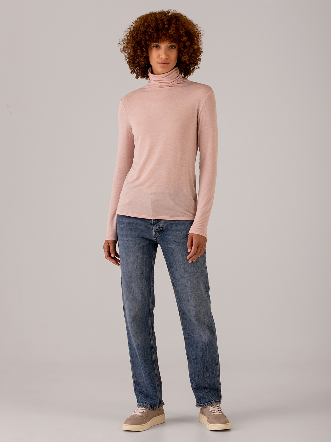 Detailansicht von Rollkragenshirt aus Modal von ANTONELLI