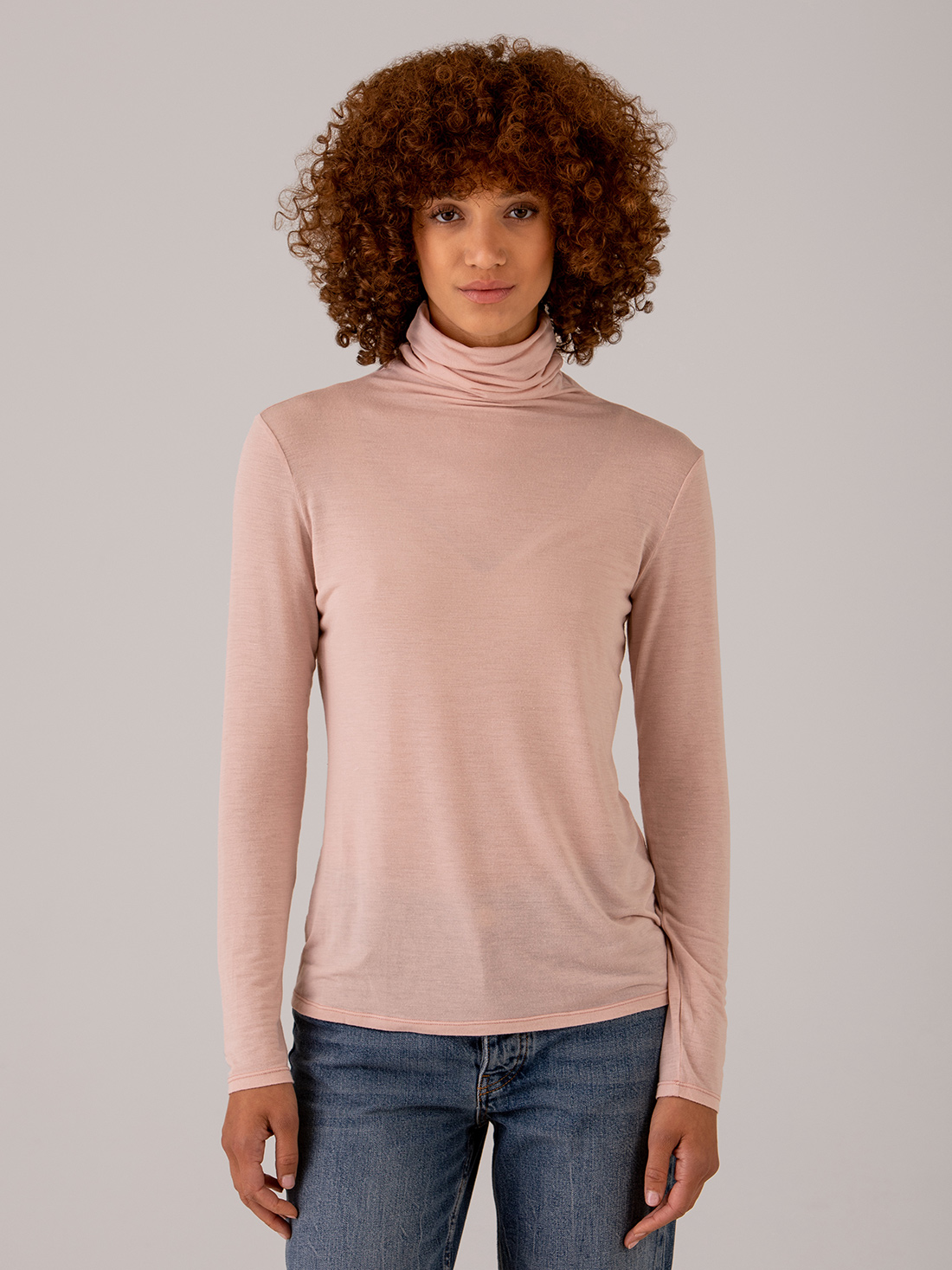 Detailansicht von Rollkragenshirt aus Modal von ANTONELLI