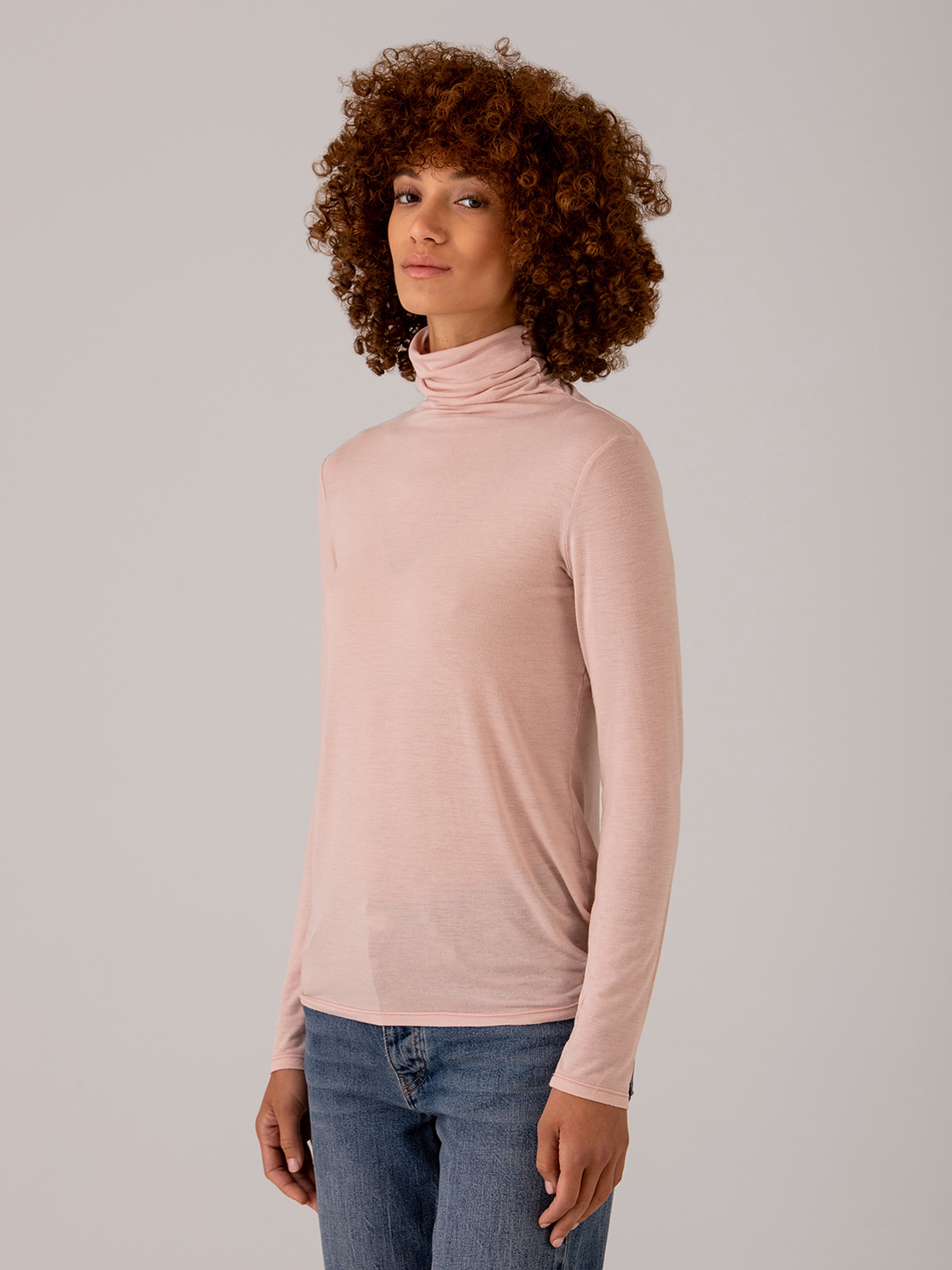 Detailansicht von Rollkragenshirt aus Modal von ANTONELLI