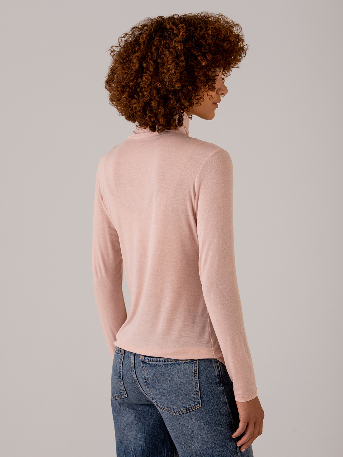 Detailansicht von Rollkragenshirt aus Modal von ANTONELLI