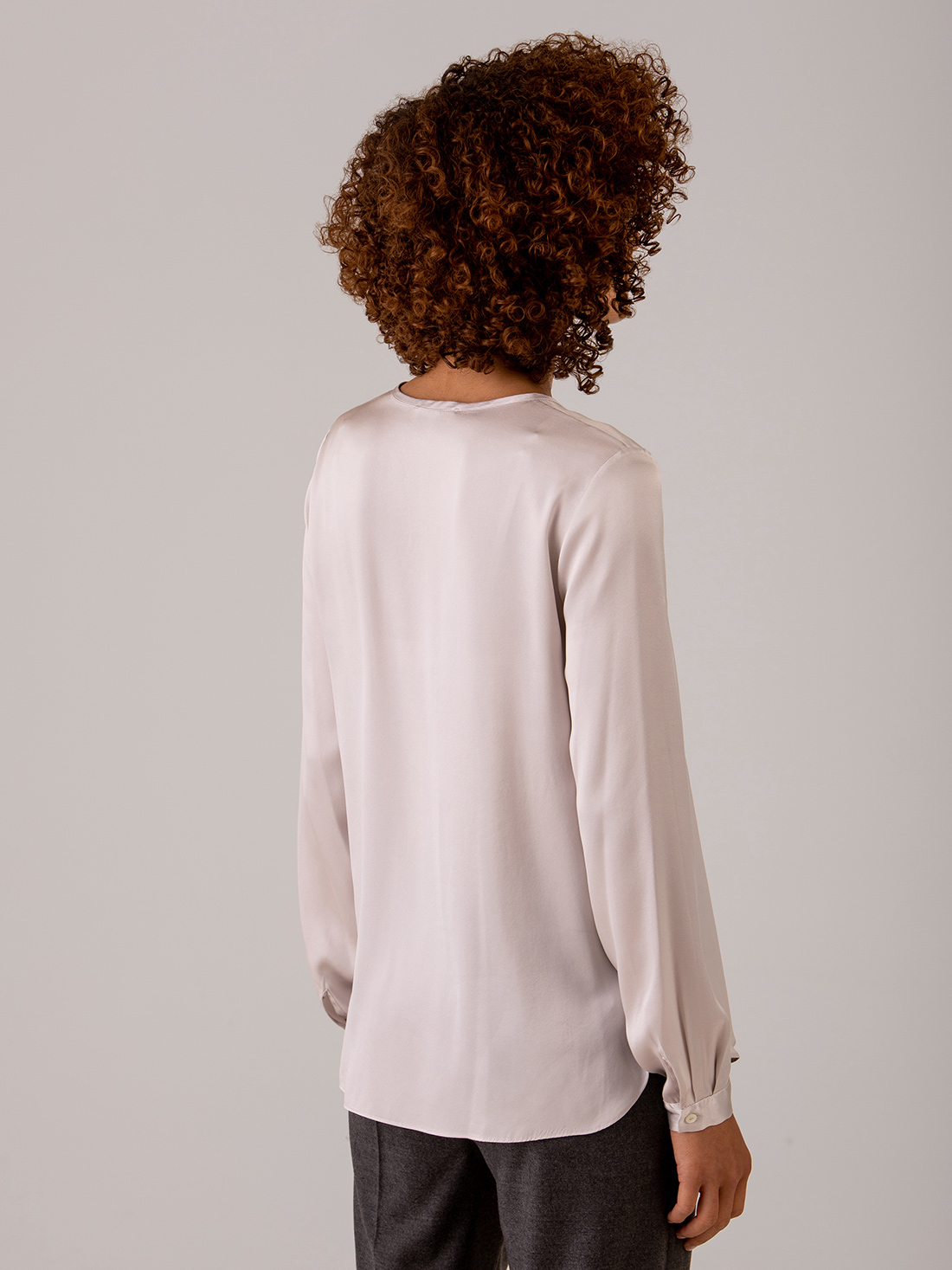 Detailansicht von Seidenbluse von ANTONELLI