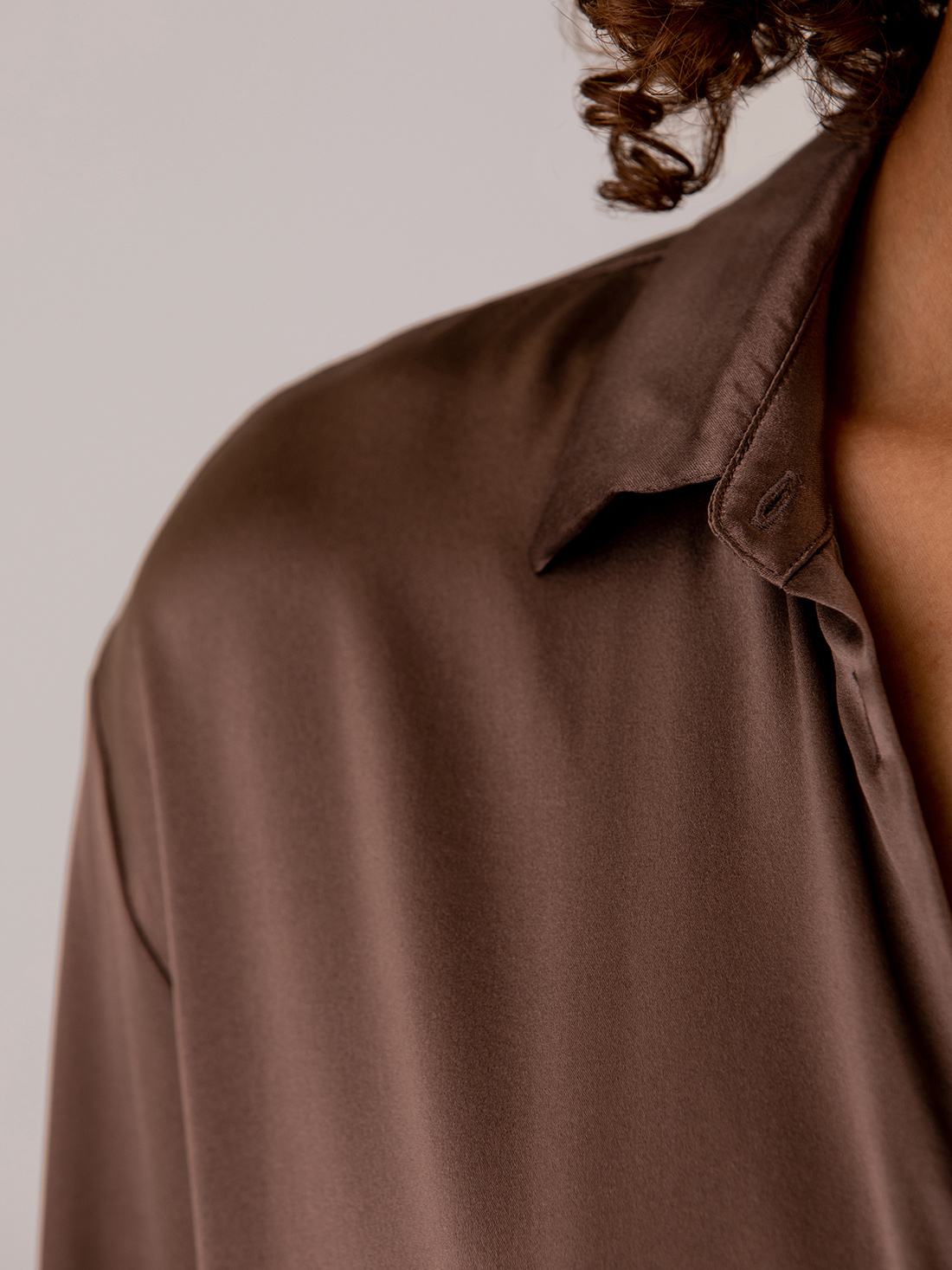 Detailansicht von Seidenbluse von DANIELS